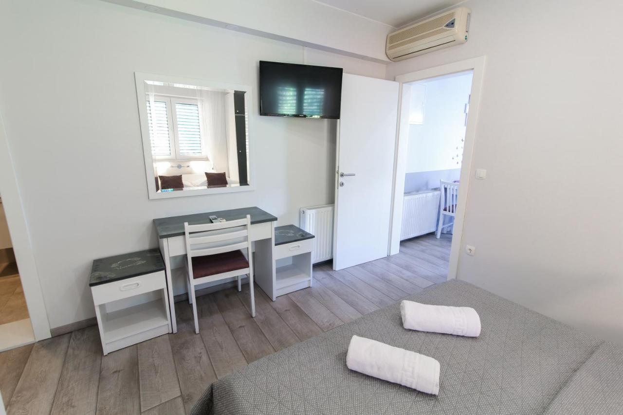 Apartments Viola Tučepi Exteriör bild
